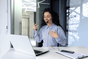 Read more about the article The Evolution of Contact Centers: From Call Centers to Multichannel Hubs