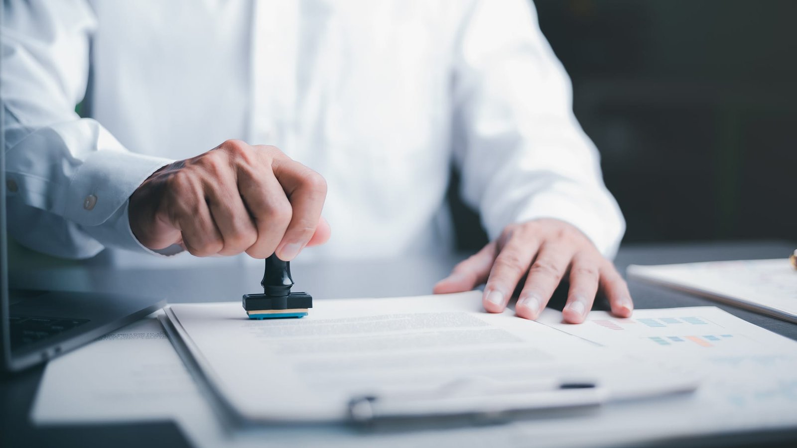 You are currently viewing Understanding Annualized Contract Value: A Comprehensive Guide