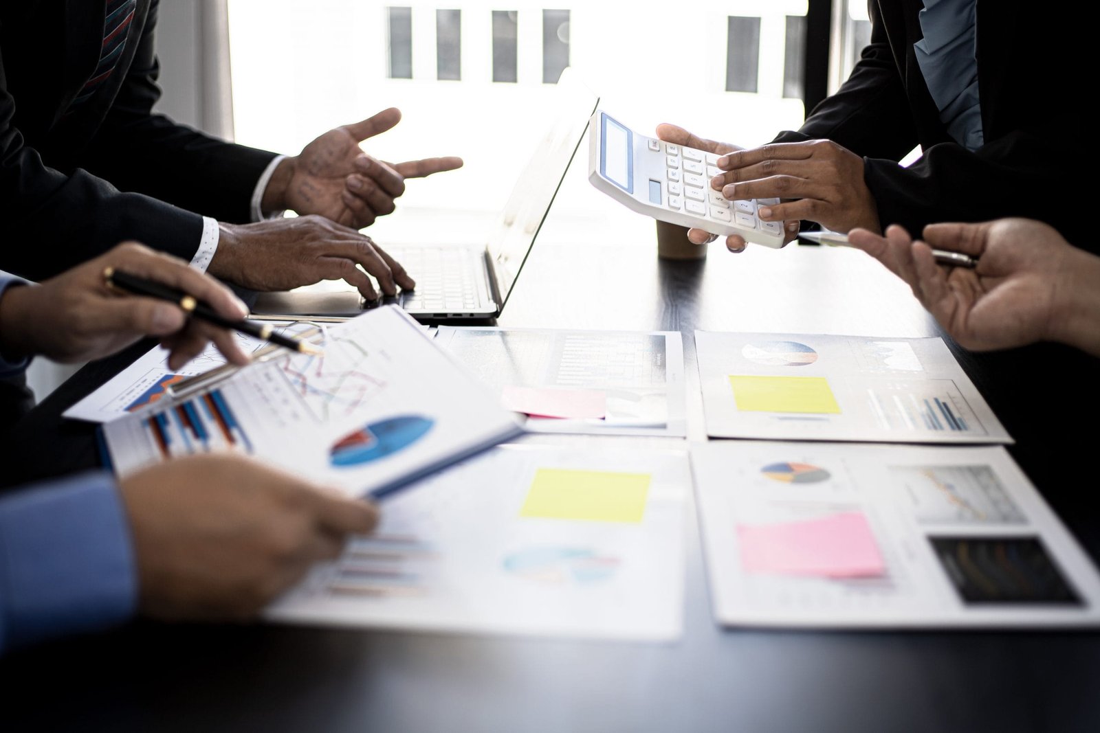 You are currently viewing Understanding Operating Lease vs Finance Lease: Key Differences and Considerations